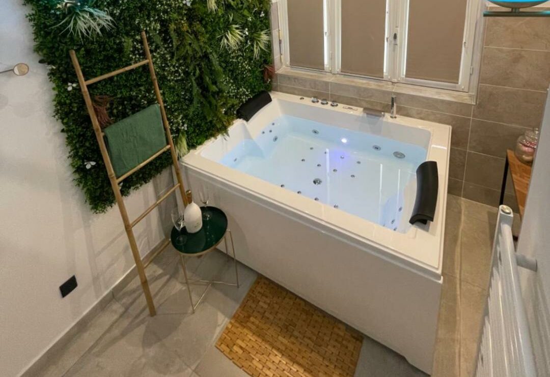 L’extasia appartement avec jacuzzi balneo double Grenoble L’extasia appartement avec jacuzzi balneo double Grenoble