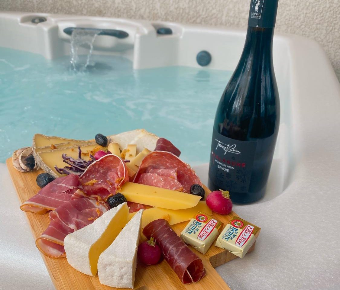 Chambre O2M Aix les bains avec Jacuzzi Privatif Chambre O2M Aix les bains avec Jacuzzi Privatif