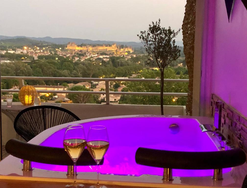 Jacuzzi Privatif Panorama Suite Romantique & Spa Carcassonne