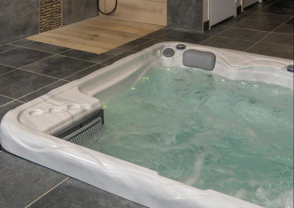 Spa Villa Seyal avec piscine jacuzzi sauna & climatisation Le Mans