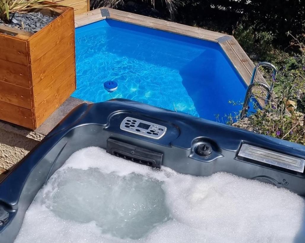 Studio port pin vue mer piscine, jacuzzi hammam parking PRIVES Cassis