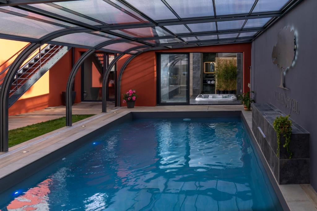 Villa Seyal avec piscine jacuzzi sauna & climatisation Le Mans
